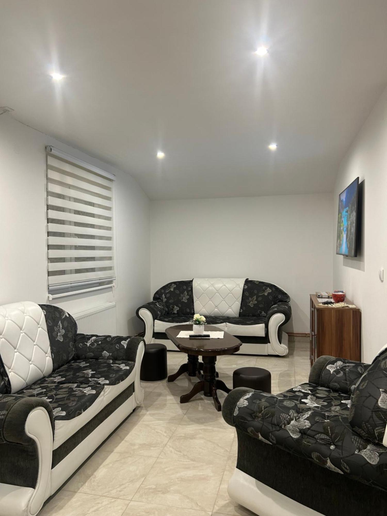 Apartman Diamond Lux Surcin Экстерьер фото
