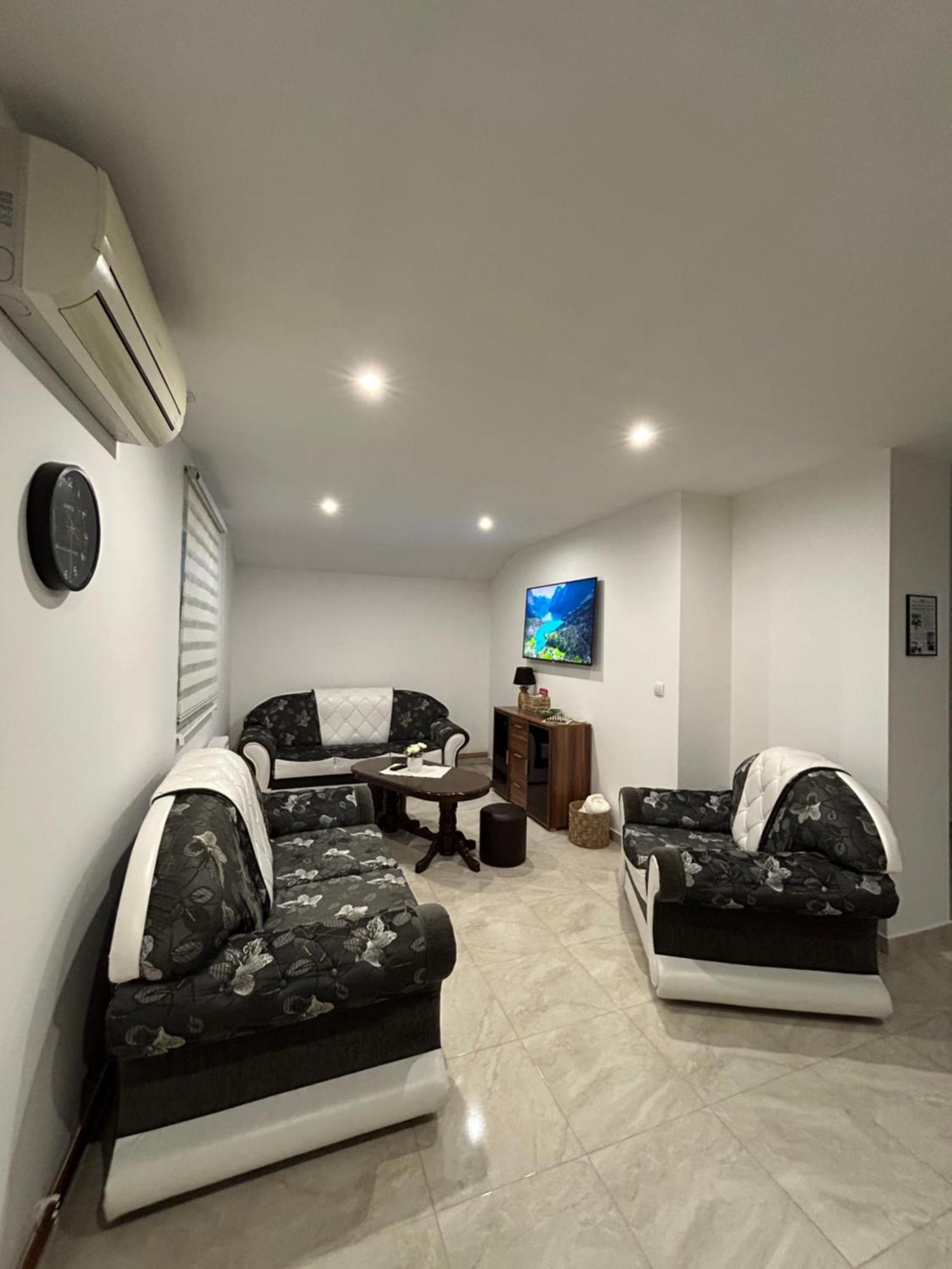 Apartman Diamond Lux Surcin Экстерьер фото