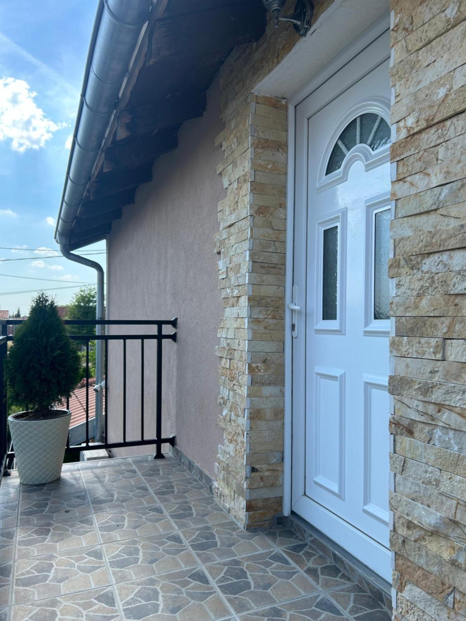 Apartman Diamond Lux Surcin Экстерьер фото